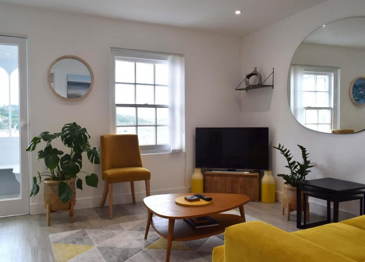 Breathtaking High Street Townhouse With Stunning Sea Views At 'The Old Fishermans Townhouse' Falmouth Exterior foto